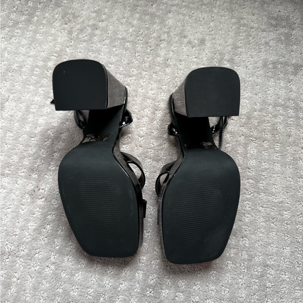 Lulu's Shiny Black Platform Heels - Picture 4 of 8